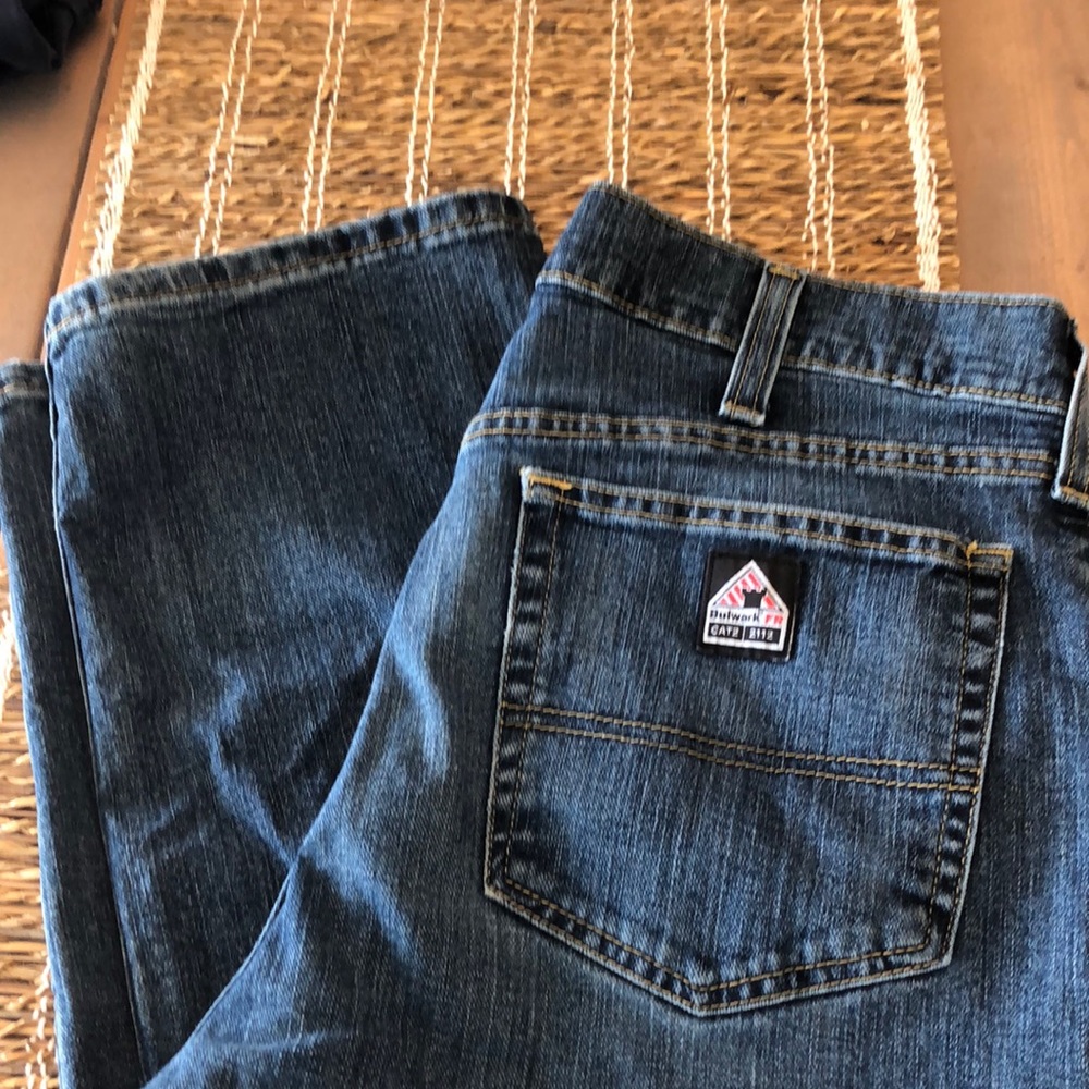 Bulwark mens denim FR pants, ATPV 15, CAT 2, size 34-32